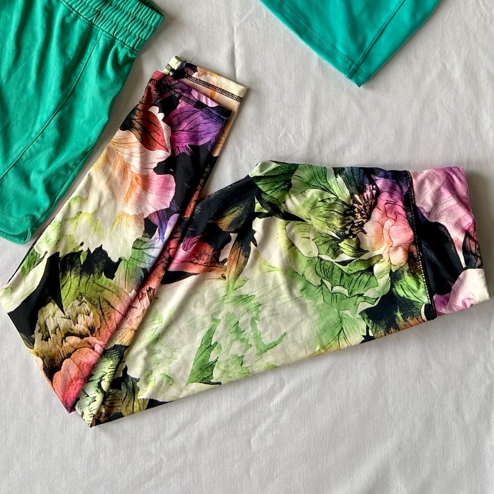 Cute floral print leggings